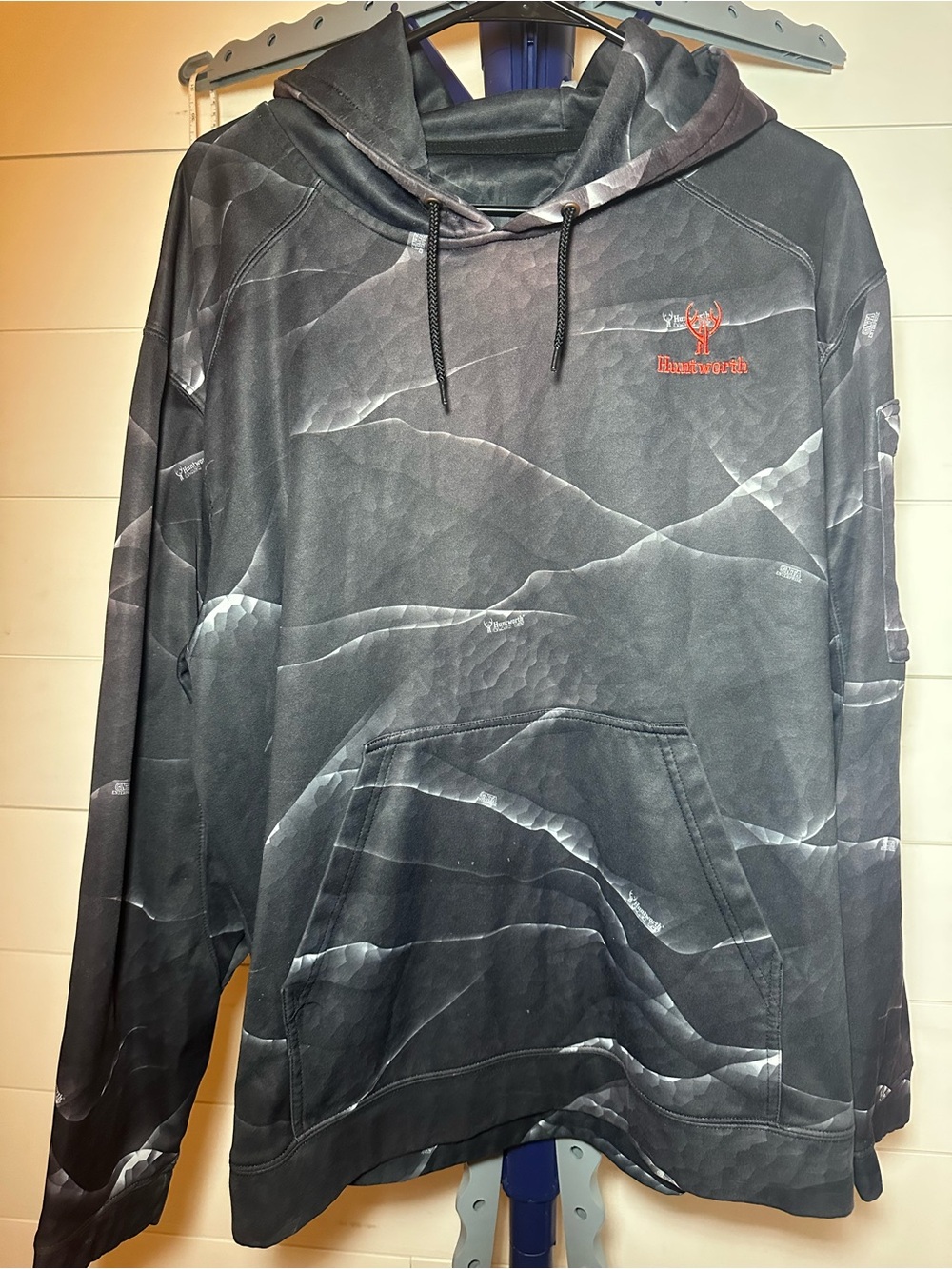 #106 Huntworth Black and Gray Camouflage Pullover Hoodie